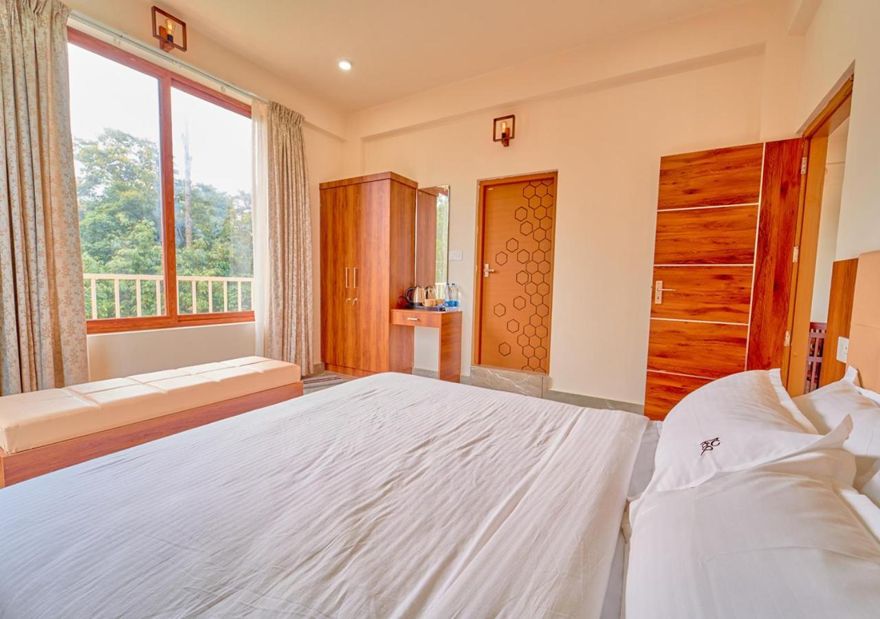 Glen Castle Vagamon Pool Resort By Voye Homes Экстерьер фото