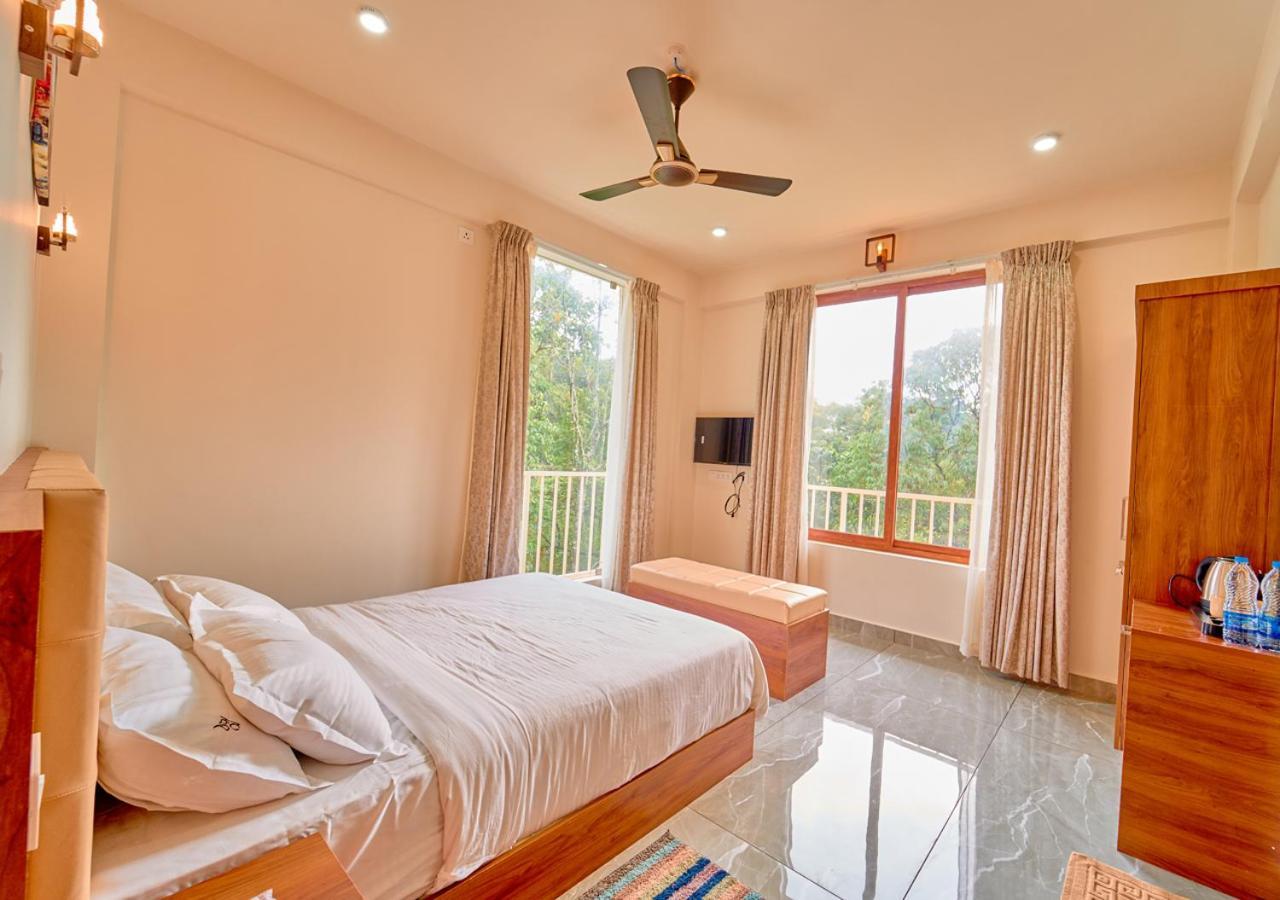 Glen Castle Vagamon Pool Resort By Voye Homes Экстерьер фото