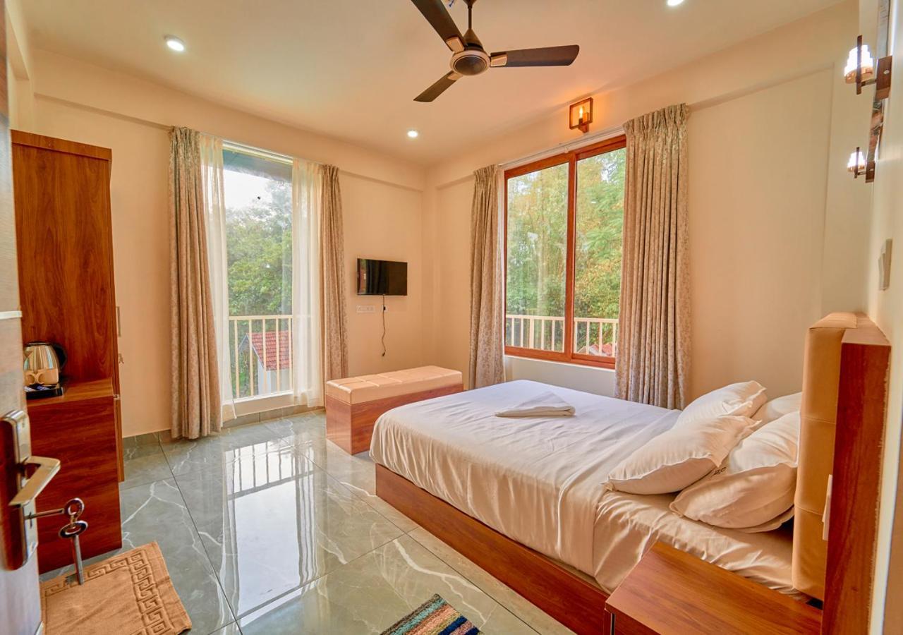 Glen Castle Vagamon Pool Resort By Voye Homes Экстерьер фото