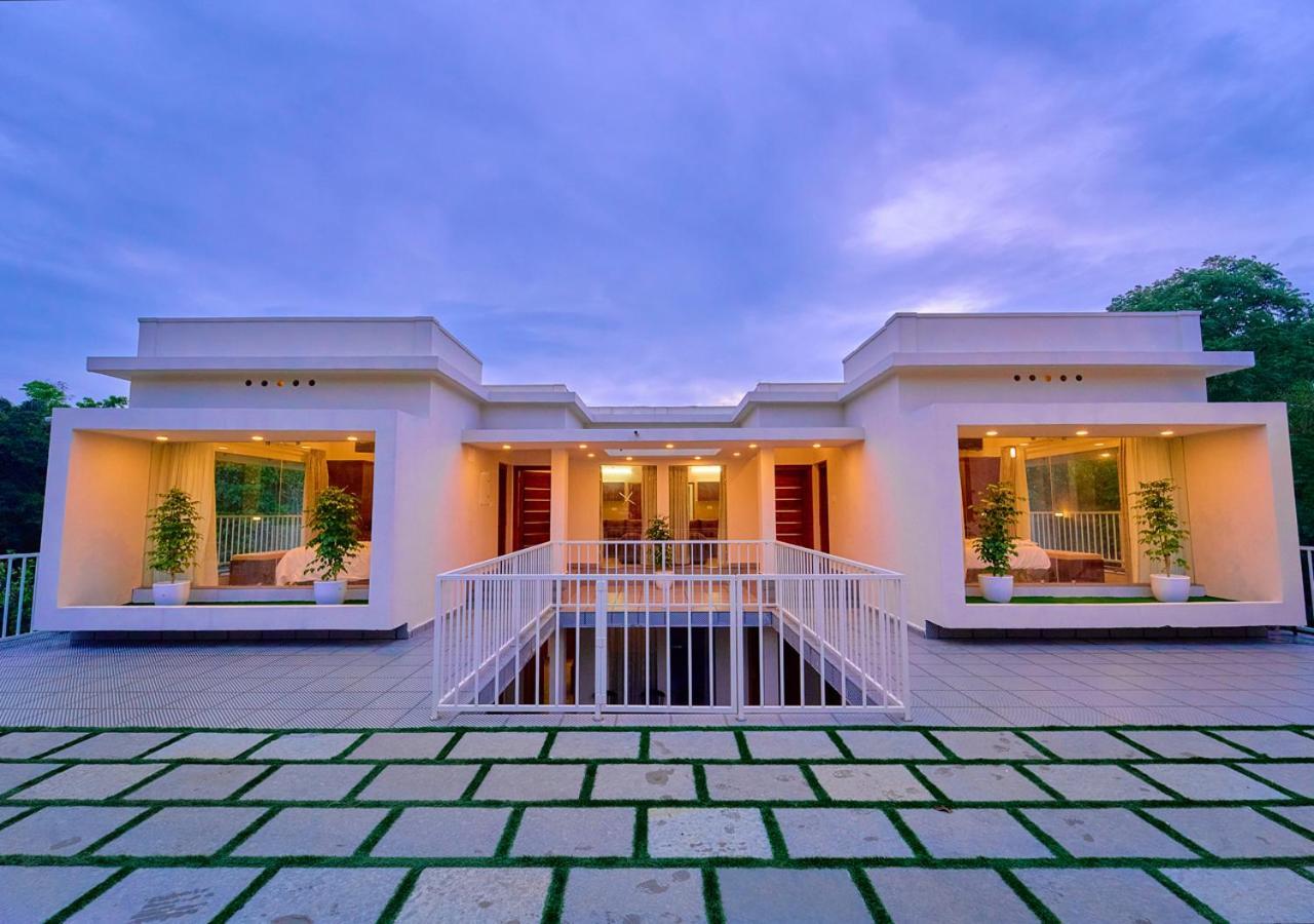 Glen Castle Vagamon Pool Resort By Voye Homes Экстерьер фото