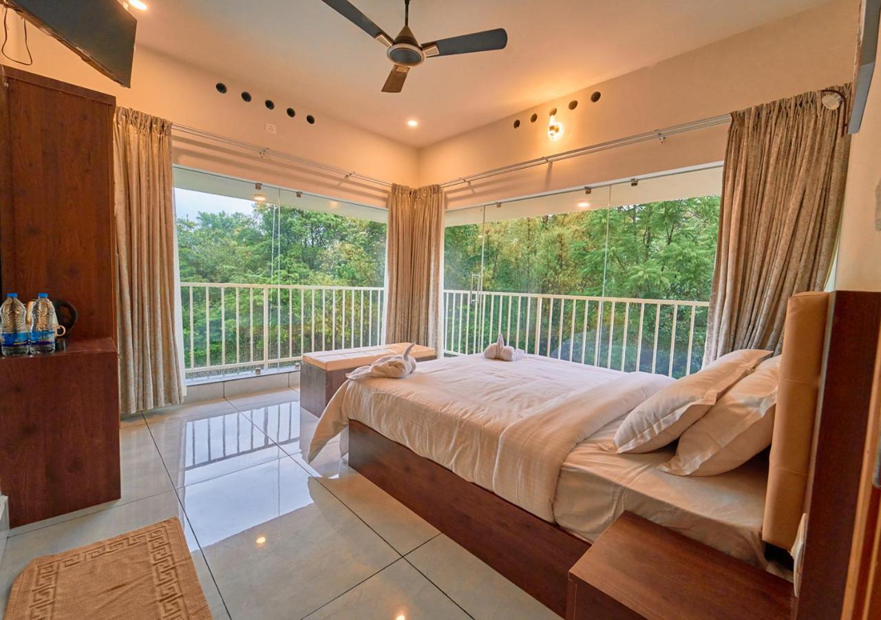 Glen Castle Vagamon Pool Resort By Voye Homes Экстерьер фото